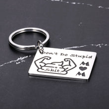Load image into Gallery viewer, Funny Birthday Christmas Gifts for Teens Boys Girls Son Daughter from Mom Gag Gifts Don't Do Stupid Keychains for Women Men Friends Valentine Day Graduation Stocking Stuffers Gifts for Teenagers Kids