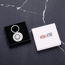 Load image into Gallery viewer, Christmas Birthday Gifts for Women Men Teen Girls Best Friend Keychain Gifts Besties BFF Moving Going Away Gifts Long Distance Relationship Gifts True Friendship Knows No Distance Compass Keyring