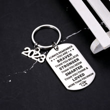 Load image into Gallery viewer, Class of 2023 Graduation Gifts for Him Her Inspirational Keychain Medical High School College Graduation Gifts for Women Men Nurses Master Students Boys Girls Son Daughter 2023 Senior Party Grad Gifts