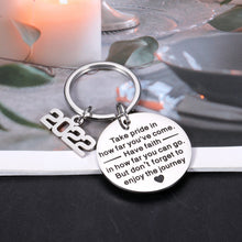 Load image into Gallery viewer, Class of 2022 Graduation Gifts Keychain for Senior 2022 College Medical High School Graduation Gifts for Her Him Inspirational 2022 Grad Gifts for Boys Girls Women Men Master Nurse Mom to Son Daughter