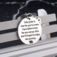 Load image into Gallery viewer, Class of 2023 Graduation Gifts Keychain for Senior 2023 Medical High School College Graduation Gifts for Her Him Inspirational 2023 Grad Gifts for Boys Girls Women Men Master Nurse Mom to Son Daughter