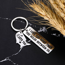 Load image into Gallery viewer, Long Distance Relationships Keychain for Husband Wife Boyfriend Girlfriend Dad Mom Lover Couples Keyring for Trucker Hubby Birthday Valentine Going Away Gifts Travel Military Jewelry